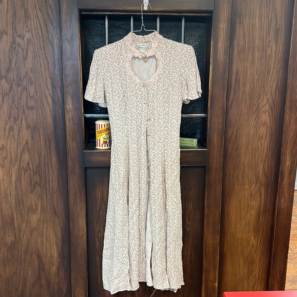 Women’s below the knee dress